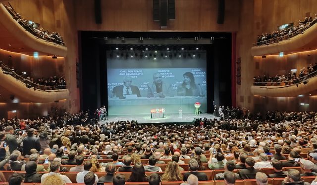 Kızı Ceren Önder, törende babasına yazdığı mektubu okudu