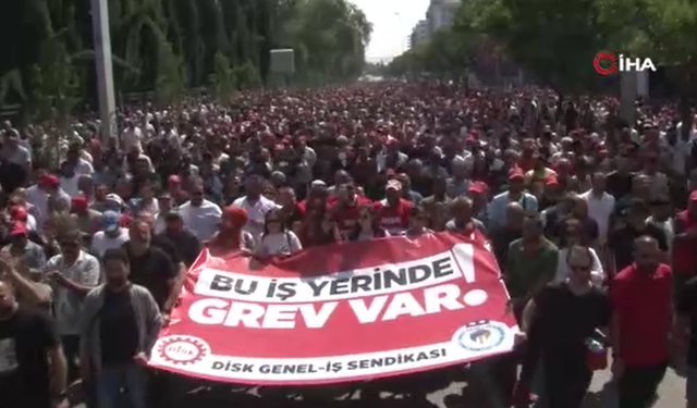 İzmir'de binlerce işçi grevde...  Sendikadan açıklama: Bize istediğiniz para çok diyorlar