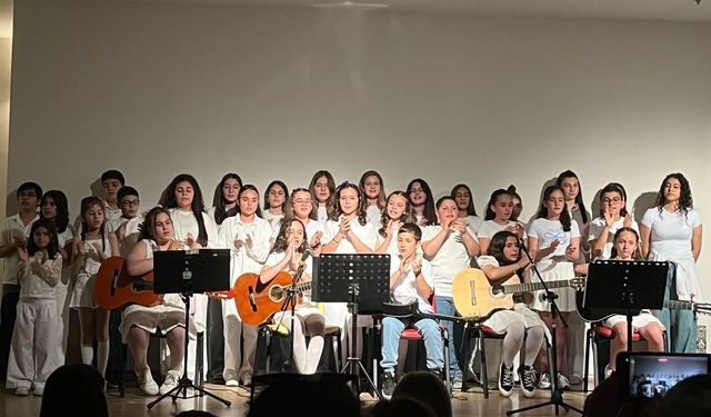 Manisalı öğrencilerden unutulmaz müzik şöleni