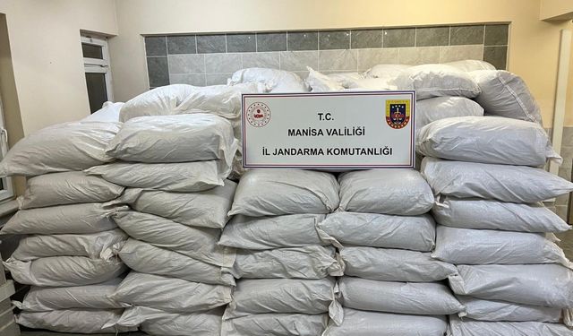 Manisa'da jandarmadan şok baskın: Tam 7 bin 900 kilo!