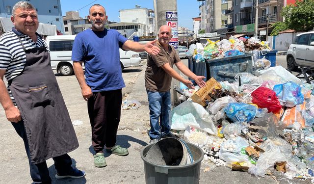 Buca'da vatandaşlar isyan etti:  Çöpü toplayamayan ülkeyi nasıl yönetecek
