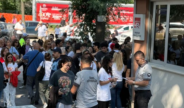 YKS saat kaçta başlıyor, TYT kaçta bitiyor? 2025 TYT kaç dakika sürüyor? İşte detaylar...