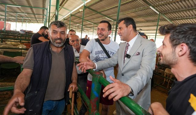 Başkan Zeyrek'ten Canlı Hayvan Borsası’na ziyaret!