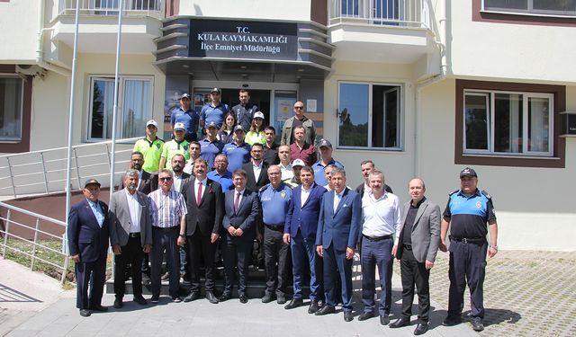 Kula'da resmi bayramlaşma töreni