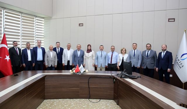 MCBÜ TOBB’a bağlı iş yerleri ile meslek yüksekokulları eğitim iş birliği protokolü imzaladı