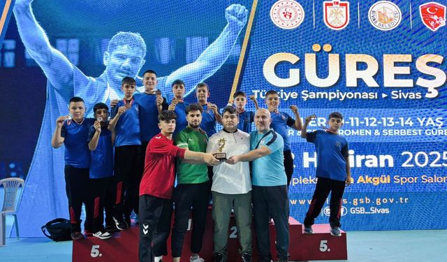 Yunusemreli Güreşçiler Türkiye Şampiyonu Oldu