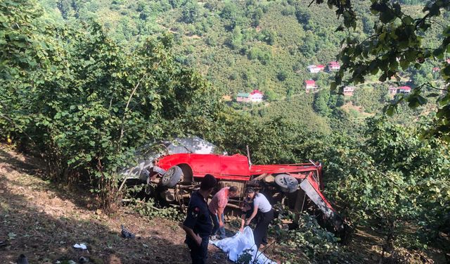 Fındık işçilerini taşıyan araç şarampole yuvarlandı
