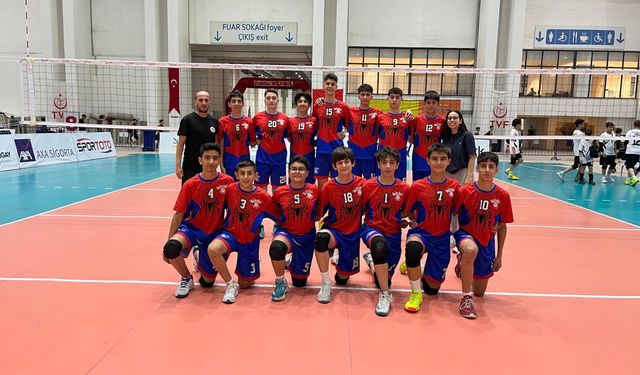 Akhisar’ın efeleri sahada tarih yazıyor