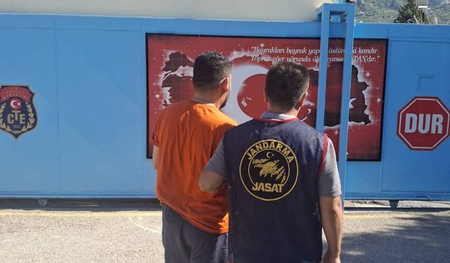 Manisa'da 15 yıl hapis cezasıyla aranıyordu... Enselendi!