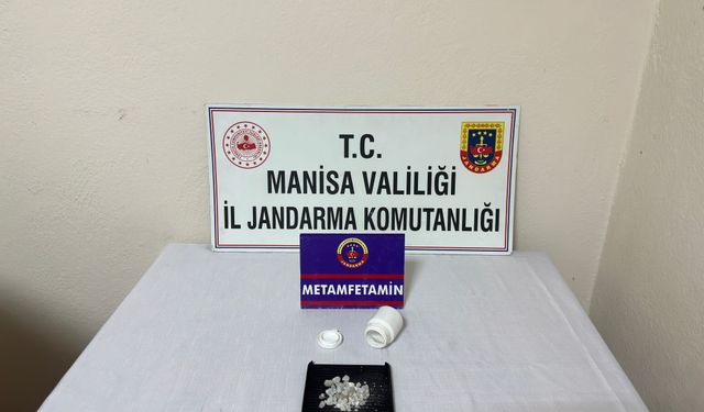 Manisa'da uyuşturucu taciri jandarma engeline takıldı