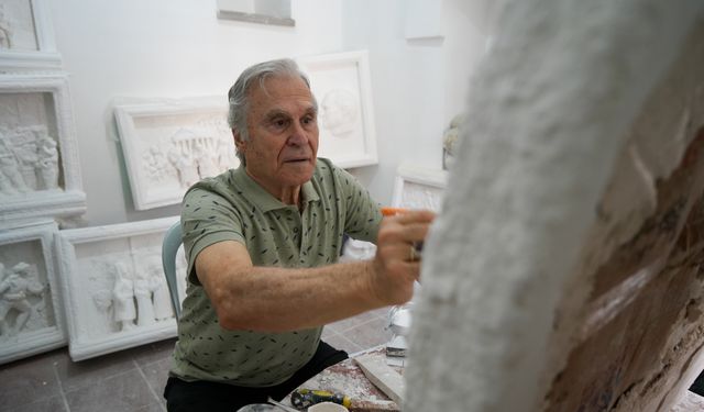 Simgelerinin ardındaki usta: Manisa’nın dört bir yanında imzası var