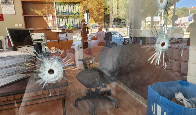 İzmir’de silahlı saldırı: Başkan Adayının iş yeri kurşunlandı!