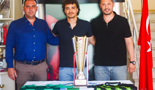 Salihli Belediyespor 5 oyuncuyu renklerine bağladı!