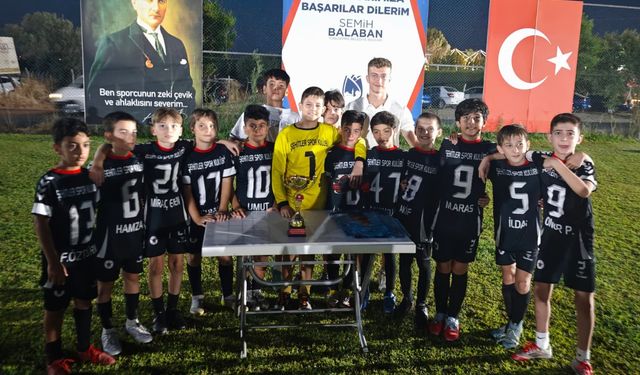 Zafer Bayramı coşkusu futbol turnuvasıyla taçlandı