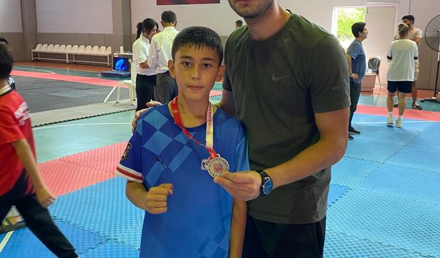 Şehzadeler Belediyesporlu Fatih il birincisi oldu