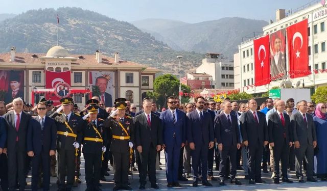 Manisa'da 30 Ağustos Zafer Bayramı törenle kutlandı!