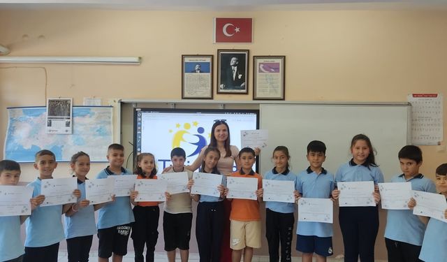 Sarıgöl'de köy okulundan büyük başarı