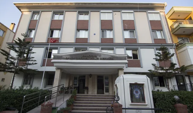 İzmir'de karakola silahlı saldırı: 2 polis şehit 1 polis yaralı