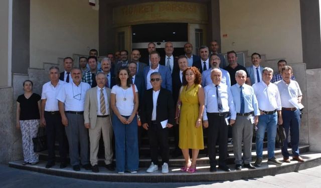 Ticaret Borsası’ndan ilkokul öğrencilerine ayni eğitim yardımı