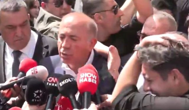 Son dakika: Gürsel Tekin'den il başkanlığı önünde yeni açıklama, su şişesi fırlatıldı