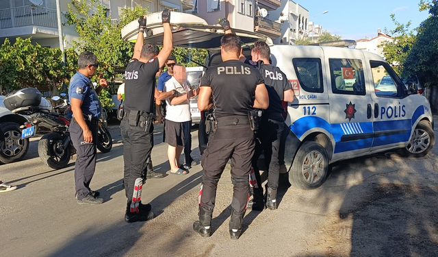 Alkolmetreyi üflemeyi bir türlü kabul etmeyen sürücü, hakaretler savurunca gözaltına alındı
