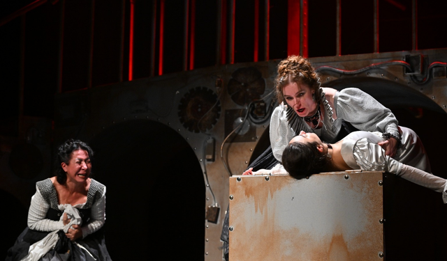 Manisa Şehir Tiyatrosu sezonu 'Romeo ve Julıet' ile açıyor