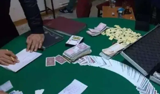 Manisa’da kahvehaneye kumar baskını