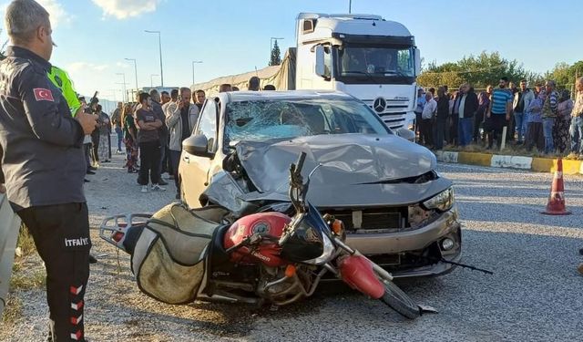 Manisa'da feci kaza... Otomobil motosikletle çarpıştı: 1 kişi hayatını kaybetti!