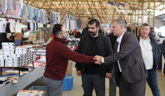 Semih Balaban ve Didem Özel Laleli Pazarı'nda karşılaştı