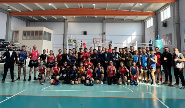 Muaythai sporcuları Saruhanlı’da 10. Khan sınavında