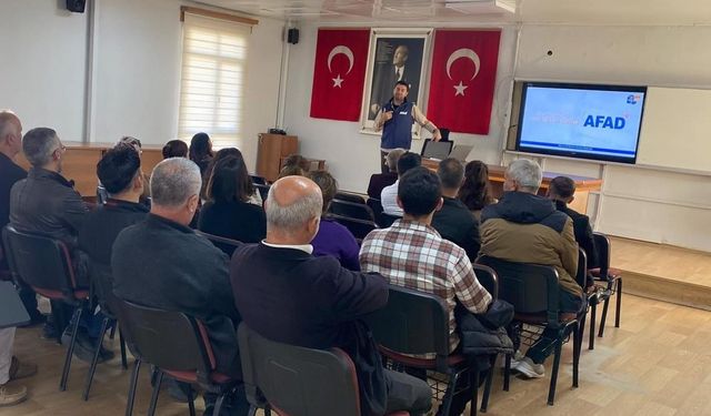 Sarıgöl’de AFAD’dan kamu ve muhtarlara afet eğitimi