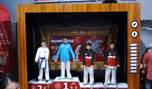 Alaşehir'li Karate Takımı Denizli’den 15 madalya ile döndü