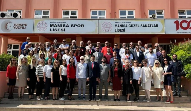 Öğretmenler Günü'nde öğretmenlerden Türk Müziği konseri