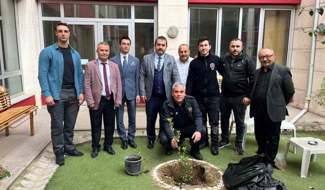 Turgutlu adliyesinde ağaçlandırma çalışması