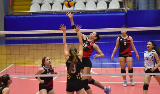 Yunusemre Belediyespor, zorlu derbide liderliğini sürdürdü