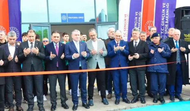 Soma'da  6 bin kişilik Nazım Yavuz Stadı açıldı