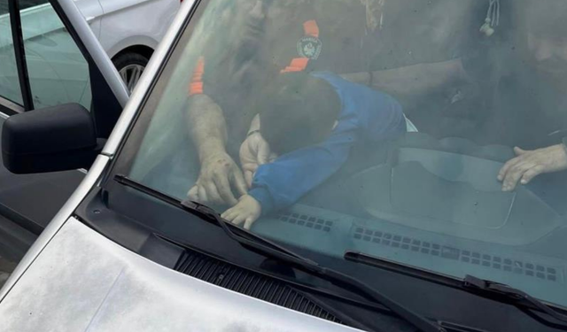 Soma’da minik çocuğun parmağı klima peteklerine sıkıştı