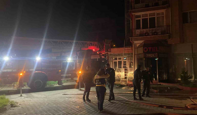 Alaşehir’de korkutan otel yangını