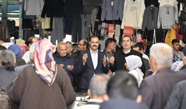 Demirci’de hayır sofrası kuruldu: Binlerce vatandaş aynı sofrada buluştu