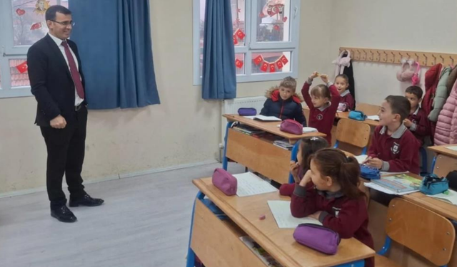Yıldırak, Karacaali İlkokulu’nda eğitimdeki çalışmaları yerinde inceledi