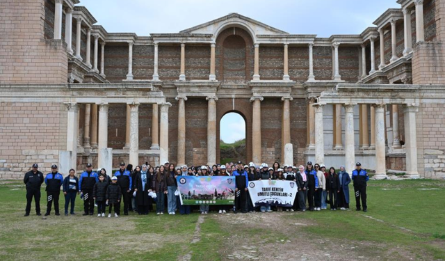 Genç kaşifler Kula-Salihli UNESCO Jeoparkı’nda tarihle ve doğayla buluştu