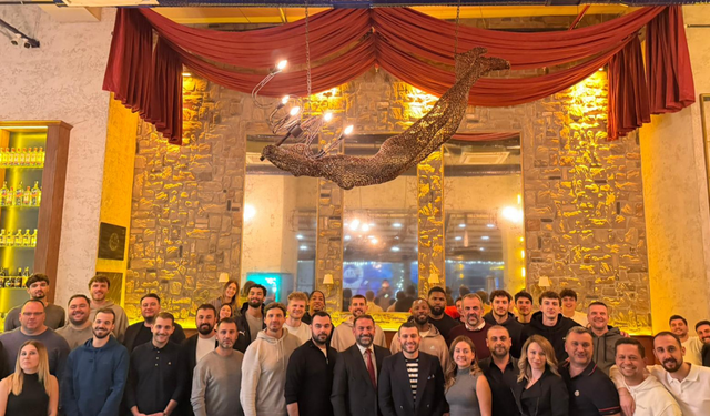 Manisa Basket yönetimi takımla bir araya geldi