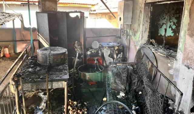 Kula'da tek katlı ev alev aldı: Maddi hasar oluştu