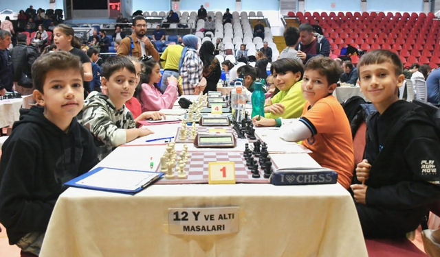 Yunusemre’de çocuklar için satranç hamlesi başlıyor