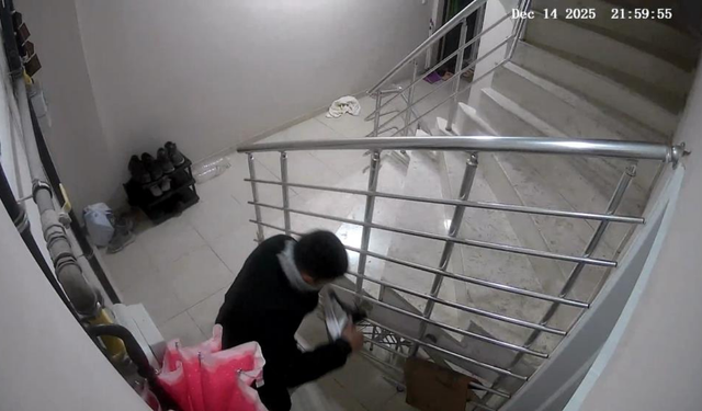 Turgutlu’da maskeli ayakkabı hırsızı kameralara yakalandı