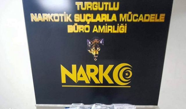 Turgutlu’da düzenlenen operasyonda çok sayıda yasaklı madde ele geçirildi