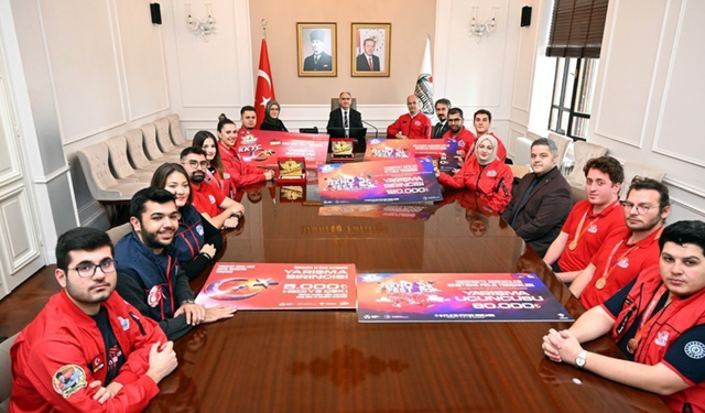 Vali Özkan, TEKNOFEST takımını tebrik etti