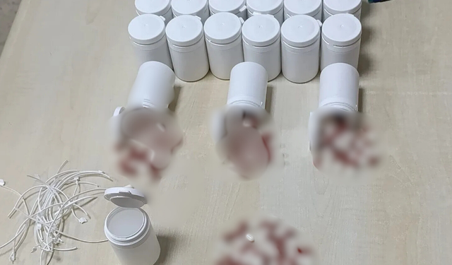 Salihli’de şüpheli çanta alarmı: Bin 163 uyuşturucu hap ele geçirildi