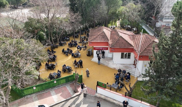 Yunusemre’de Emekli Kafe kapılarını açtı