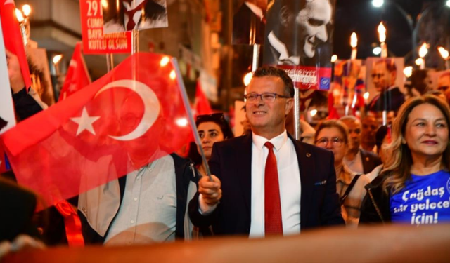 Başkan Öküzcüoğlu’na Ege’nin en başarılı ilçe belediye başkanı ödülü